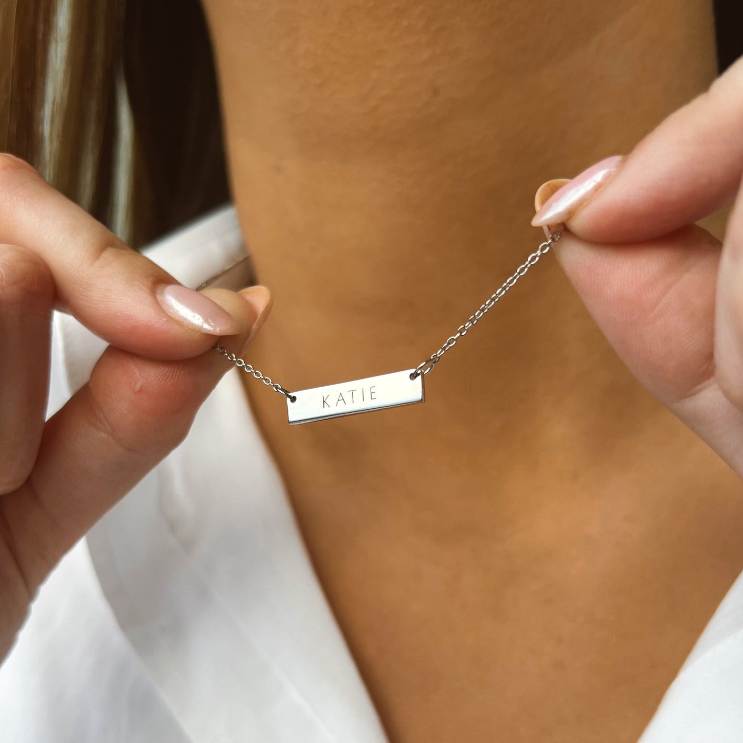 Léon Varel 2cm silver personalized bar necklace