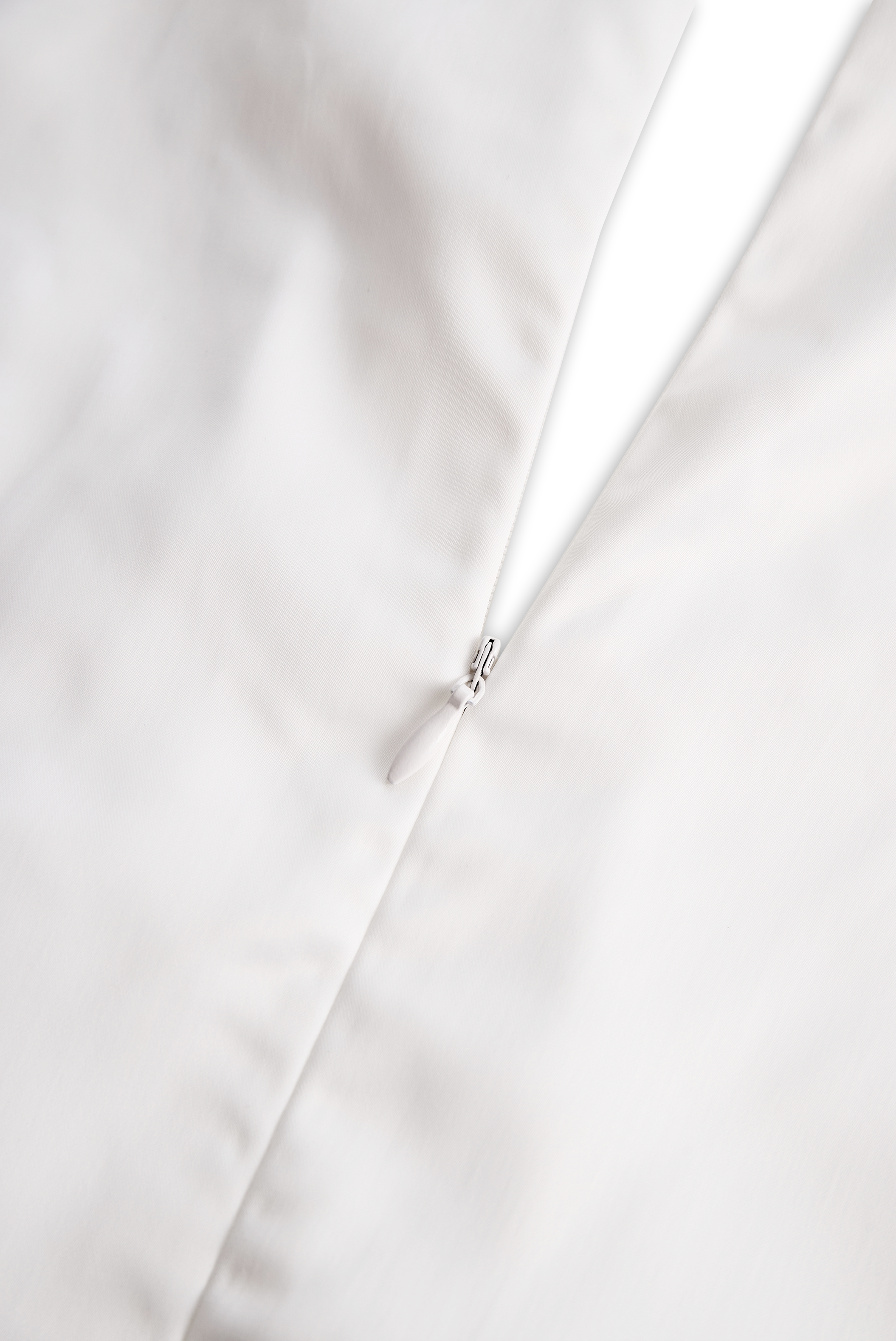 Léon Varel Sleeveless Shirt with 3D Floral Appliqué