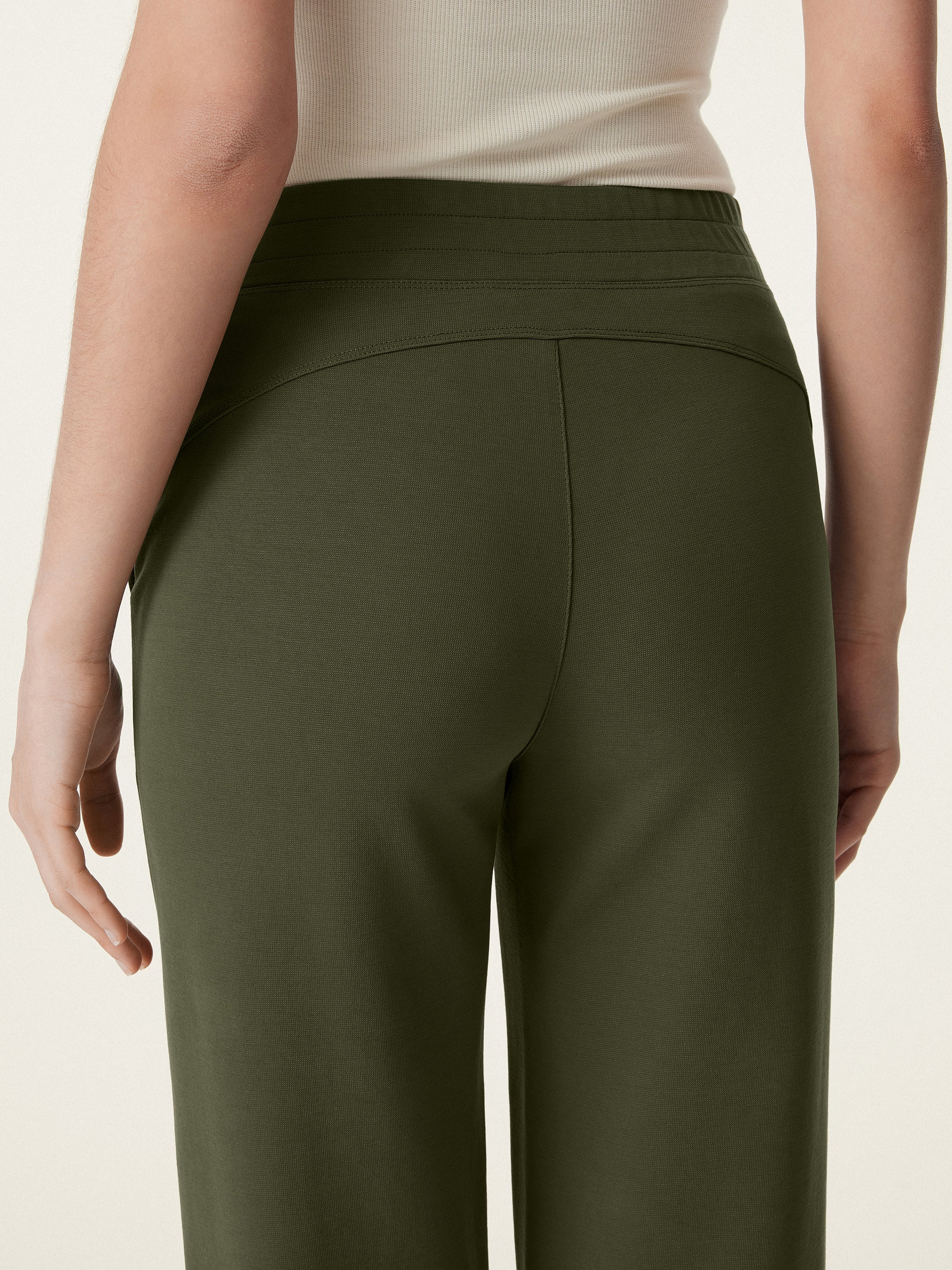 Mid Rise Pull-on Tapered Pant with Pockets