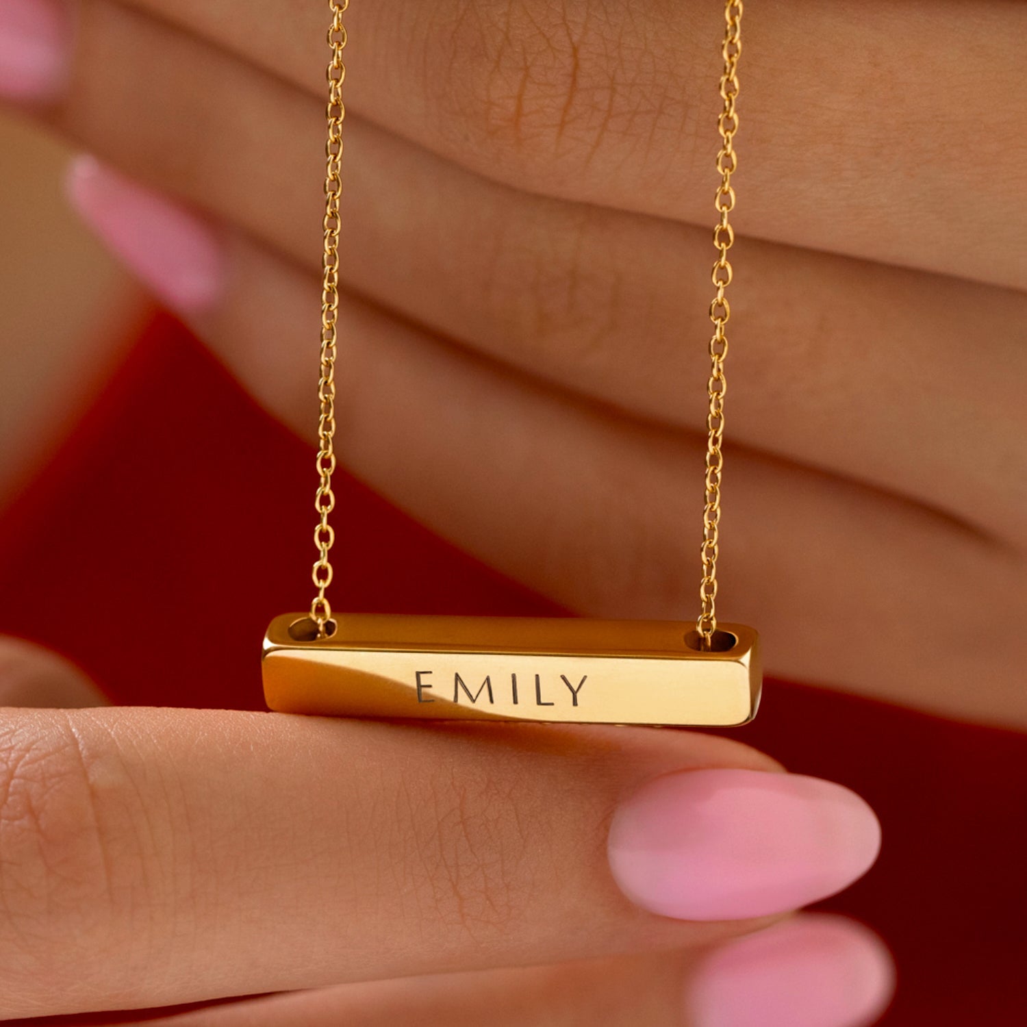 Léon Varel 3cm horizontal gold personalized bar necklace