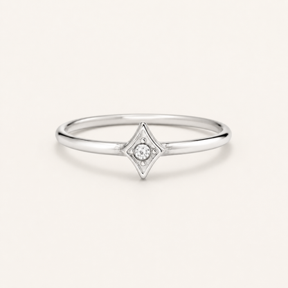 Léon Varel Minimalist Silver Ring