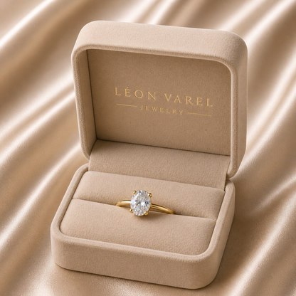 Léon Varel Classic Diamond Ring