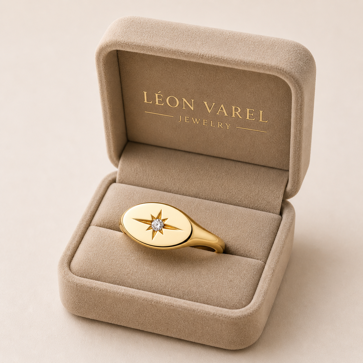 Léon Varel Eternity North Star Signet Ring – 18K Gold Plated Celestial Pinky Ring