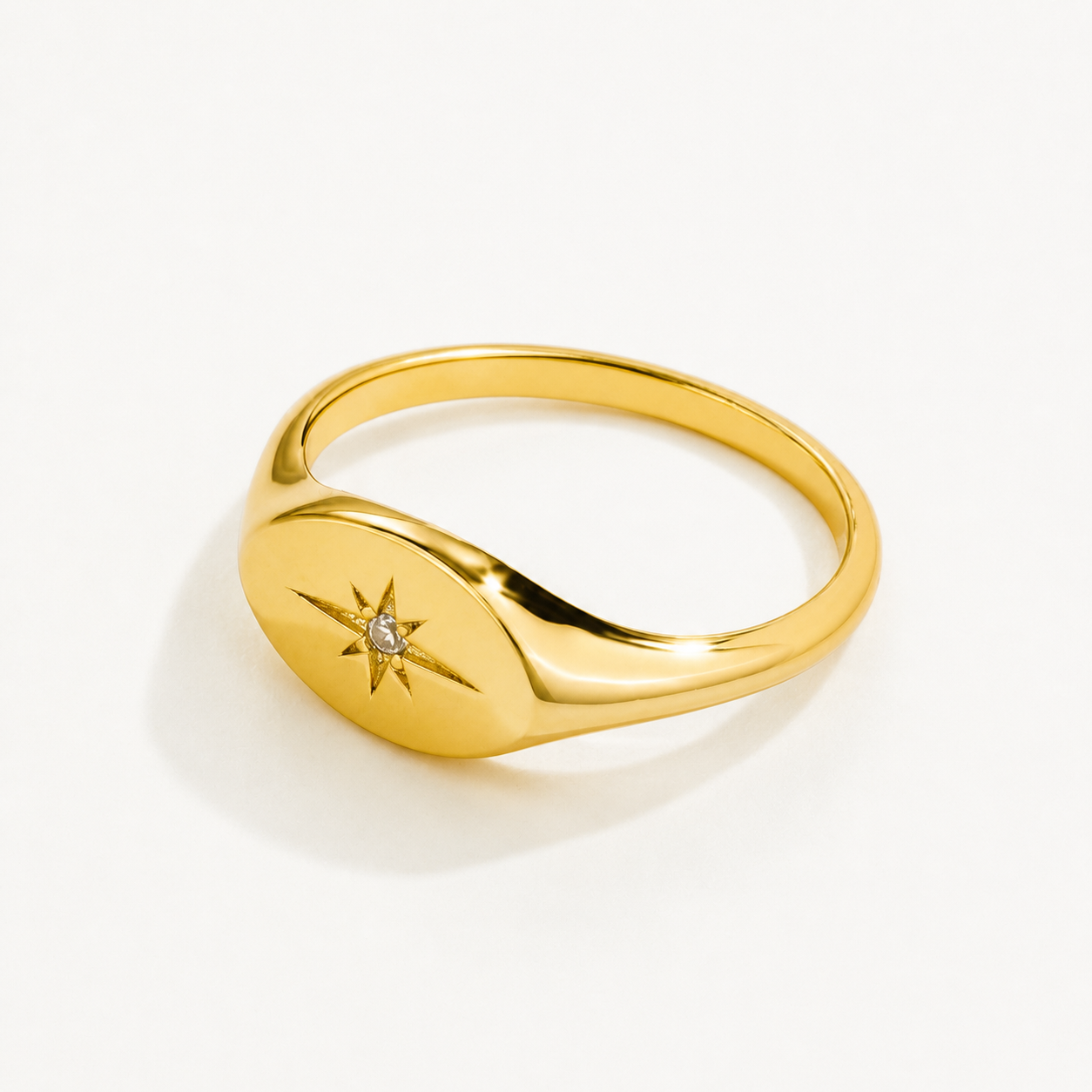 Léon Varel Eternity North Star Signet Ring – 18K Gold Plated Celestial Pinky Ring