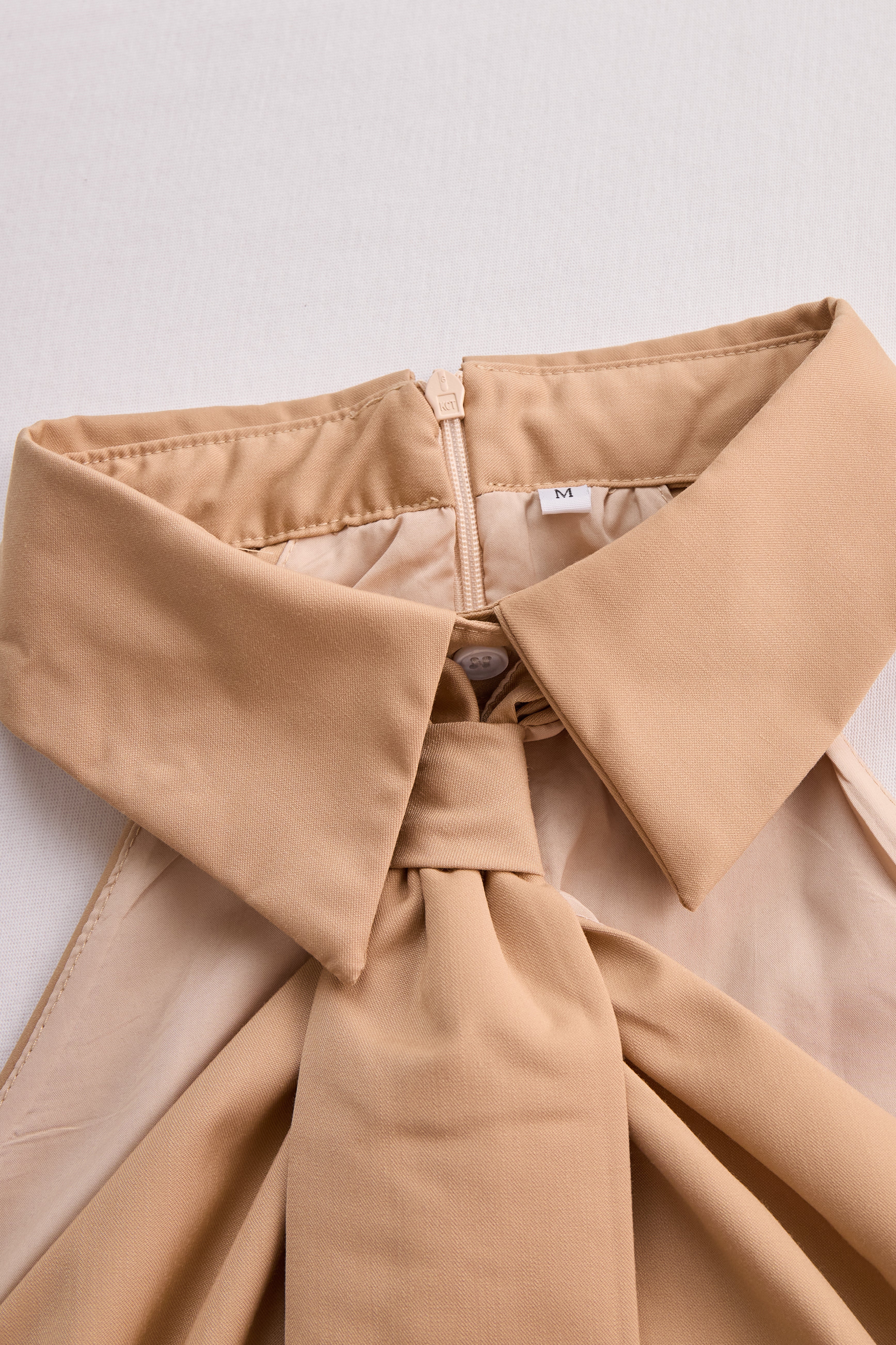 Léon Varel Stylish Sleeveless Halter Blouse with Neck Tie Detail