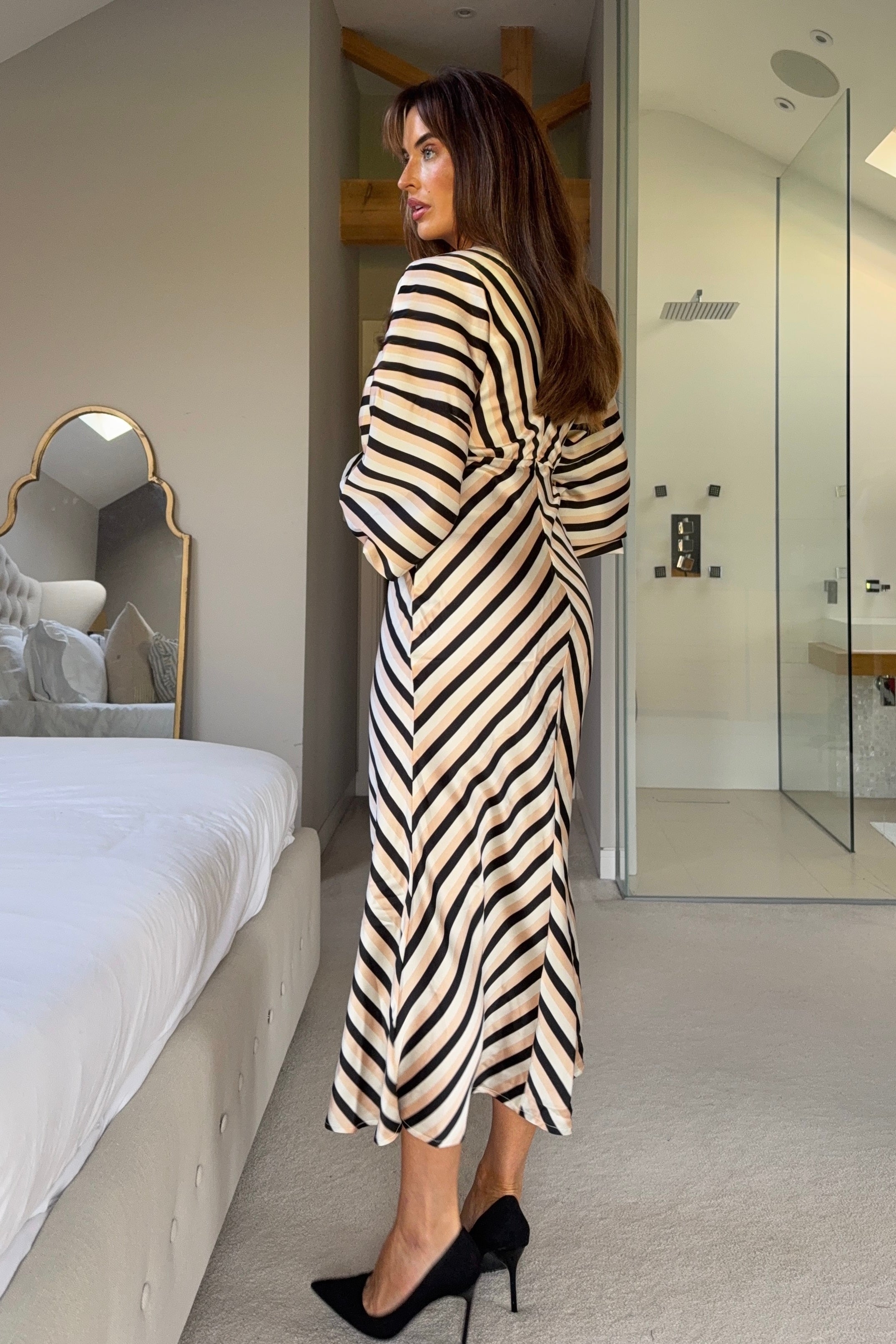 London V Neck Long Sleeves Maxi Dress In Stripe
