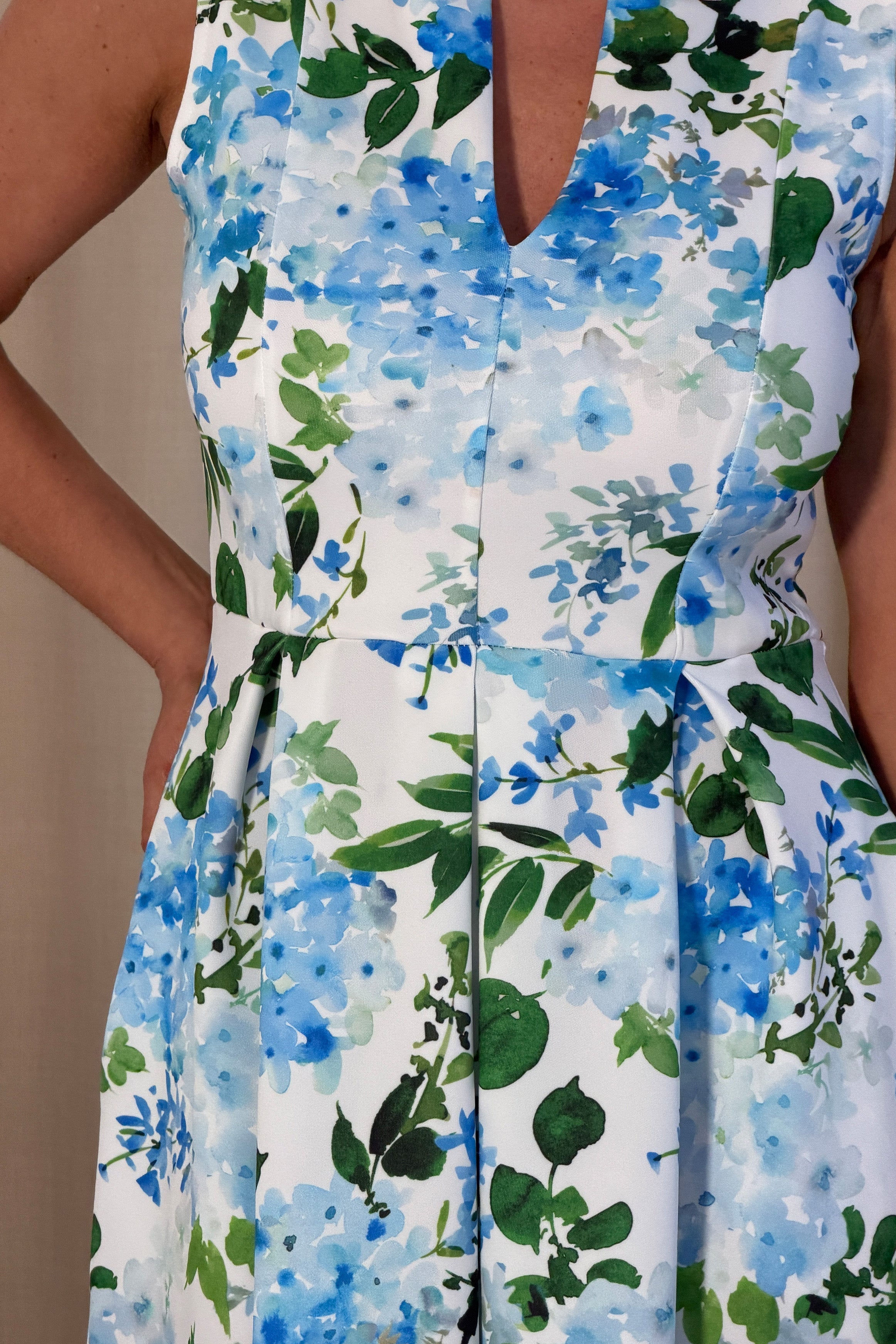 Ameya Notch Neck Sleeveless Midi Dress Blue Floral