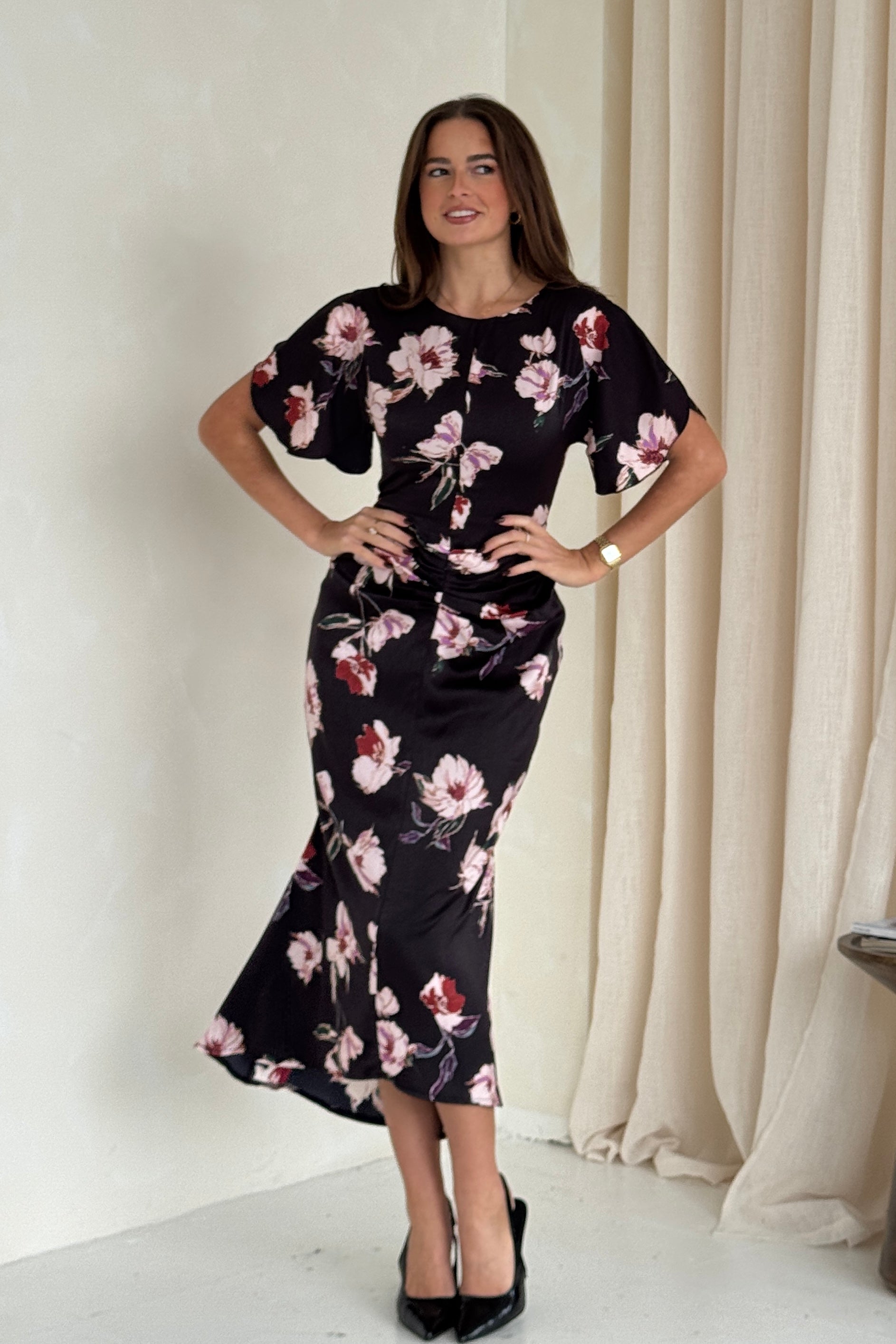 Cleo Ruched Detail Midi Dress In Oriental Floral