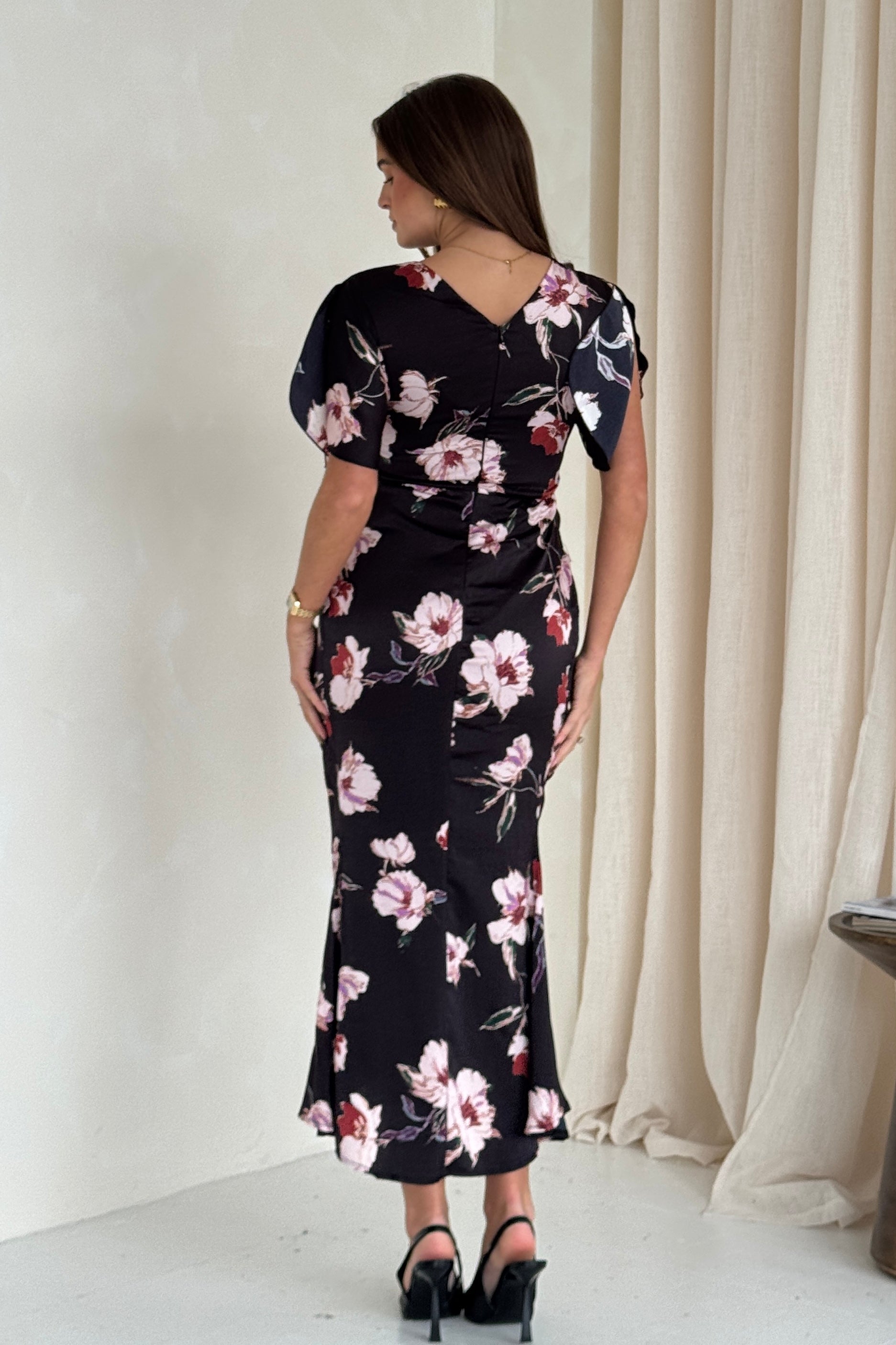 Cleo Ruched Detail Midi Dress In Oriental Floral