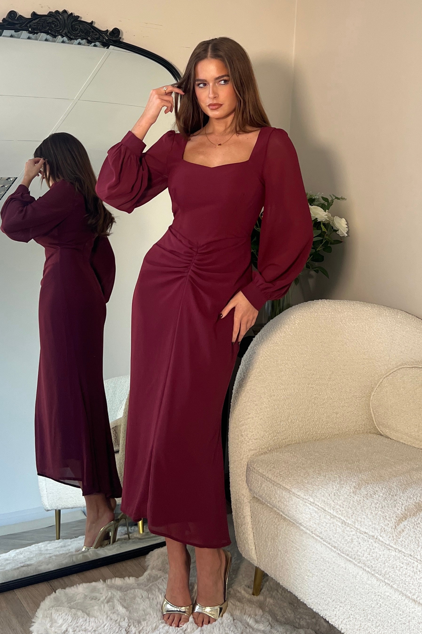 Mina Sweetheart Neckline Ruched Detail Midi Dress Berry