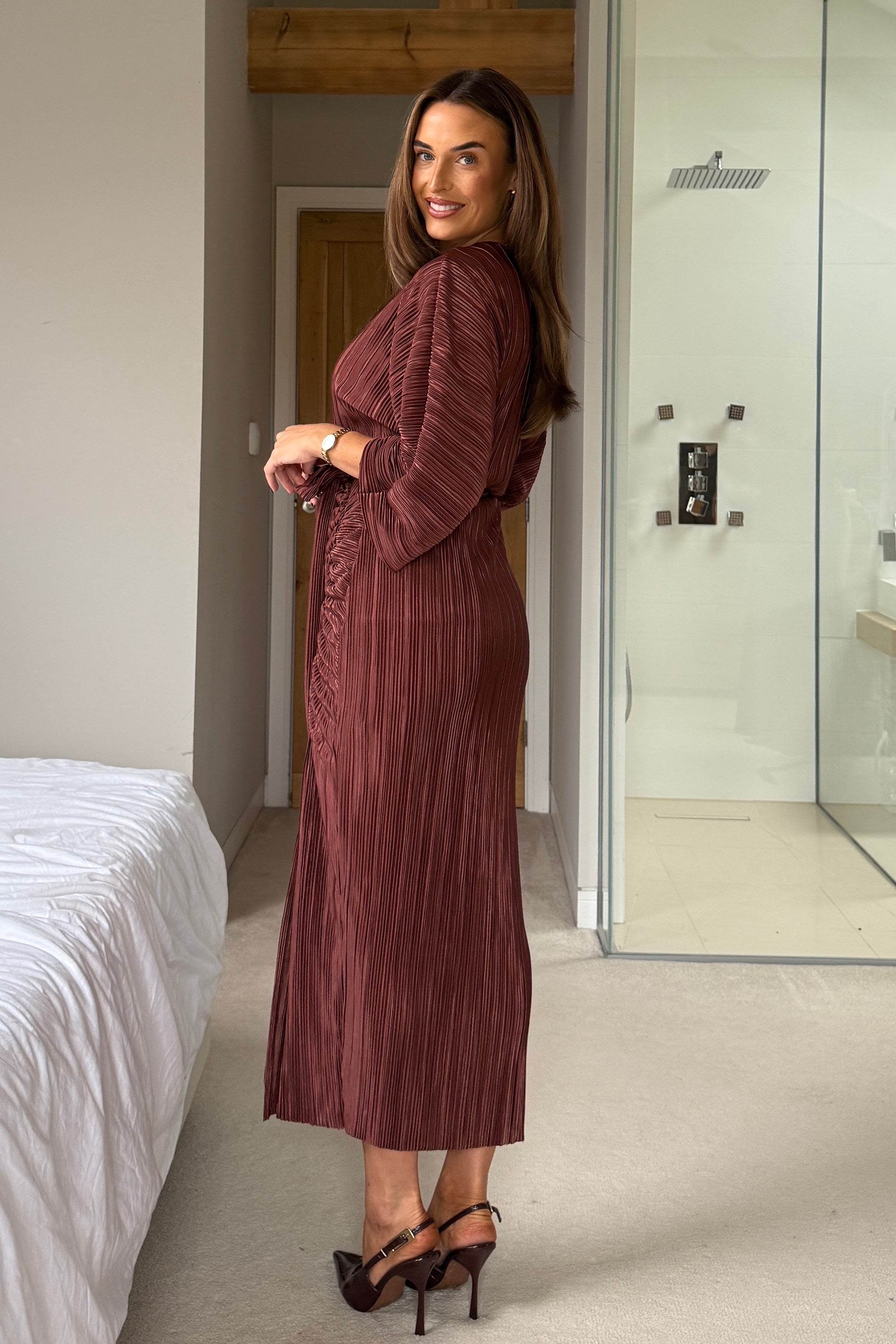 Vendy Off The Shoulder Ruched Detail Midi Dress Brown
