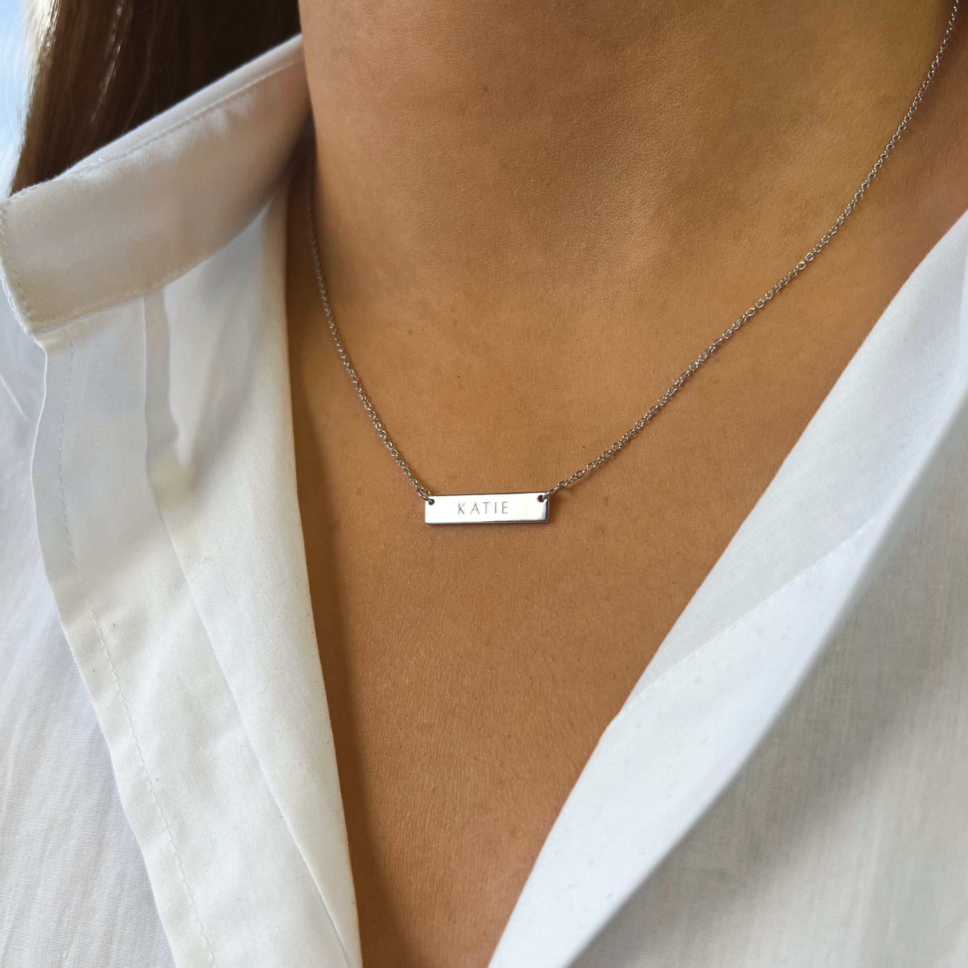 Léon Varel 2cm silver personalized bar necklace