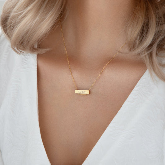 Léon Varel 2cm personalized gold letter bar necklace