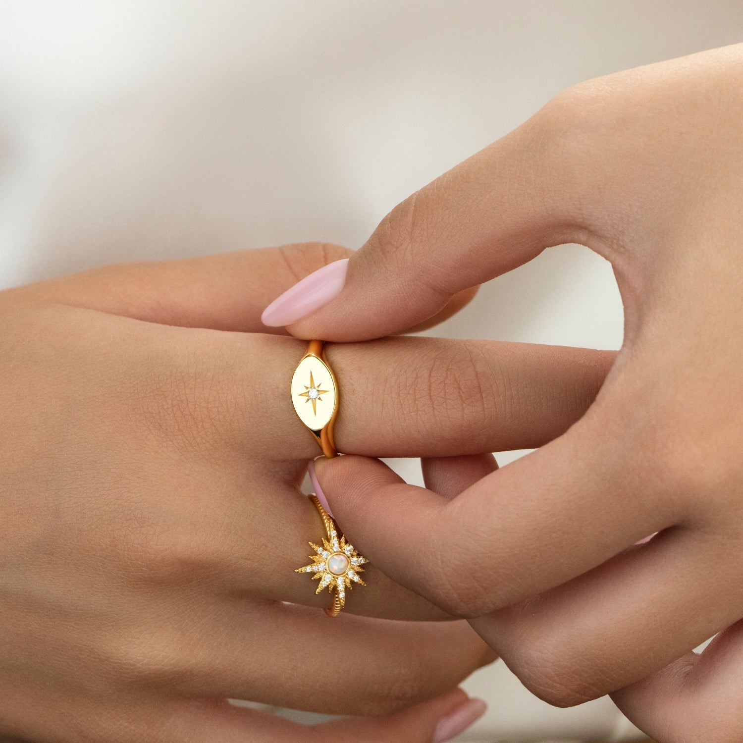 Léon Varel Eternity North Star Signet Ring – 18K Gold Plated Celestial Pinky Ring
