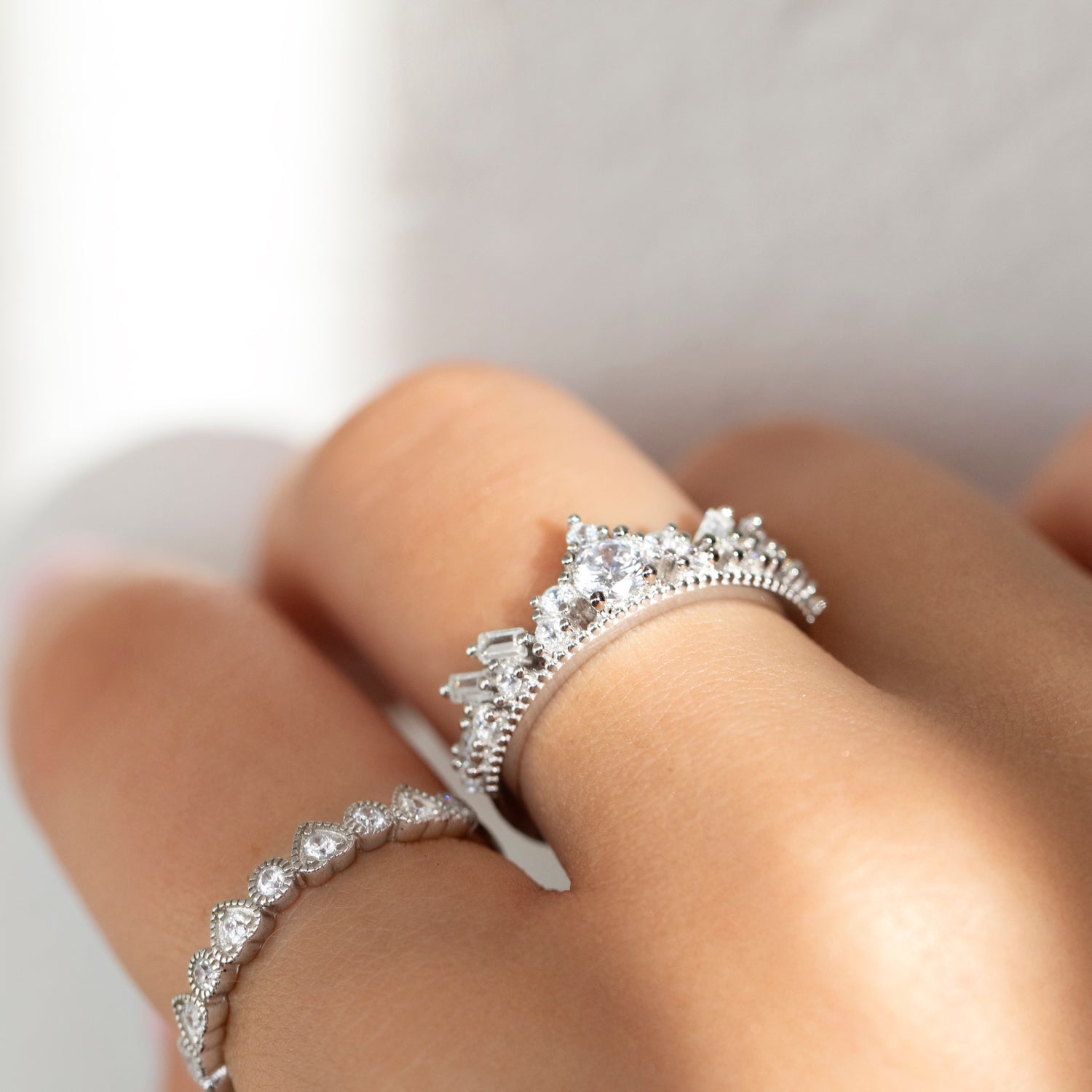 Léon Varel Treasure Crown Ring – 925 Sterling Silver Royal Wishbone Band
