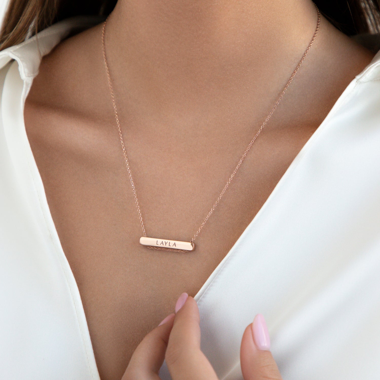 Léon Varel 3cm rose gold personalized bar necklace