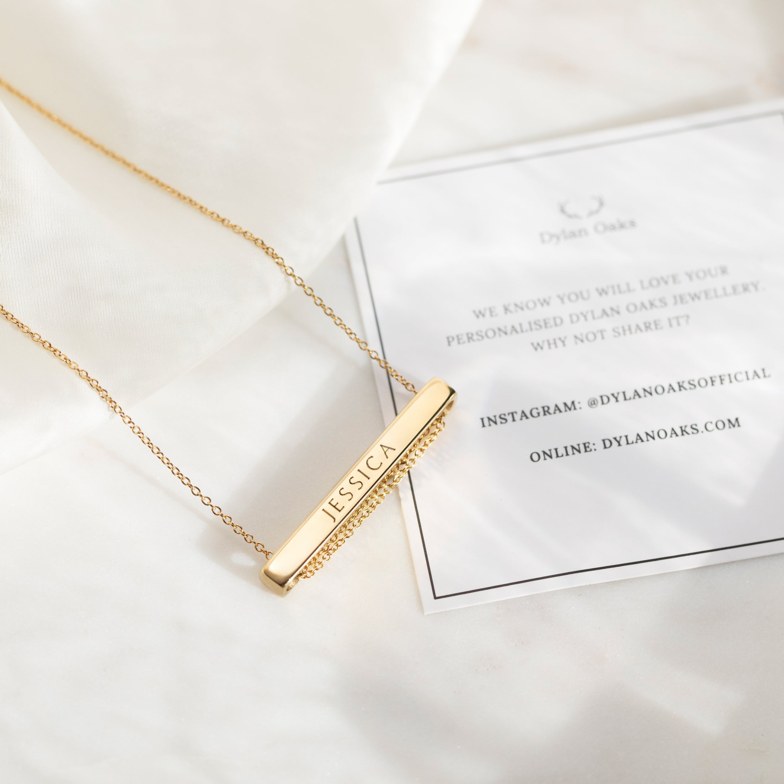 Léon Varel 4cm personalized gold bar necklace