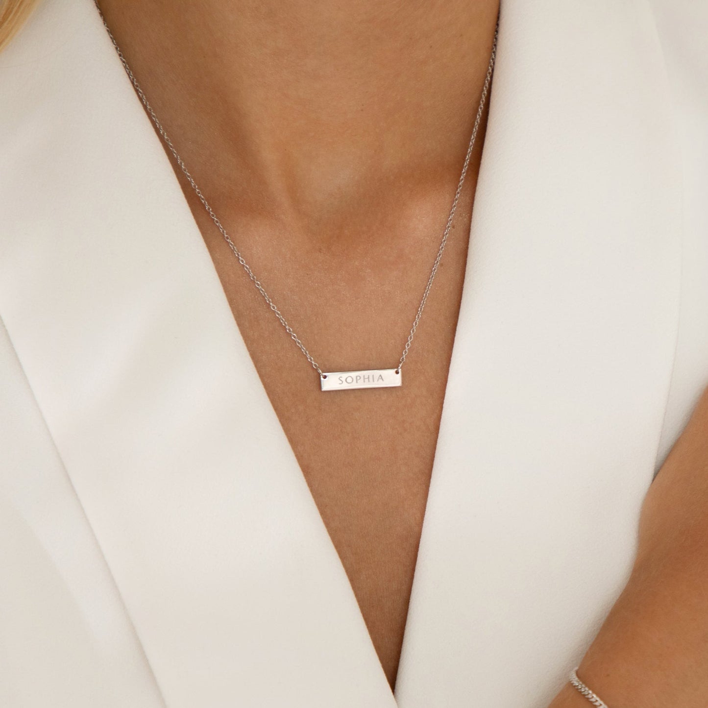 Léon Varel 2cm silver personalized bar necklace